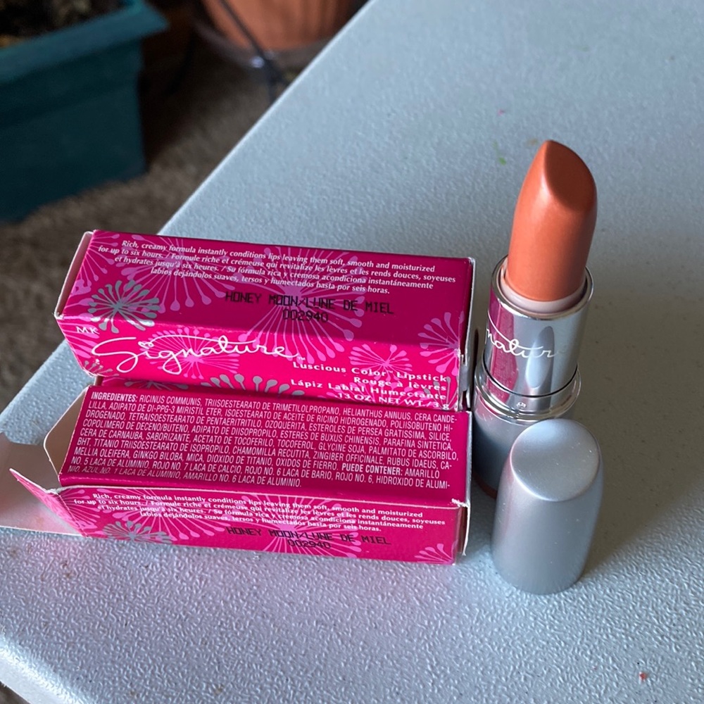 COPY - New Mary Kay Luscious Color Lipstick - Honey Moon